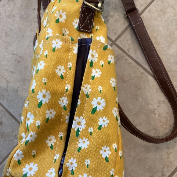 Maika  Commuter Tote plus free matching travel pouch - Picture 8 of 11